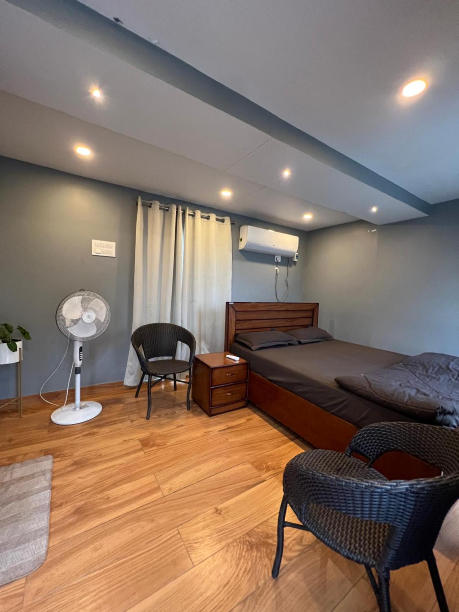 La Serene Farm Stay - Luxary 4 Bed Room Property ไฮเดอราบัด ภายนอก รูปภาพ
